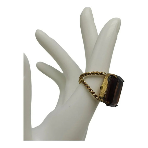 Western Germany Large Topaz Glass Rhinestone Ring Twisted Gold Tone Metal Size 7 - Picture 3 of 9